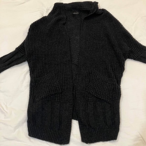 BCBG Max Azria size large flattering oversized open sweater women’s - Picture 12 of 16